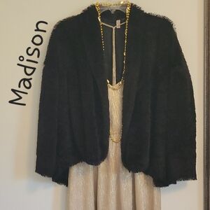 Madison women's 3/4" sleeve black faux fur bolero cape shawl. Sz: MP